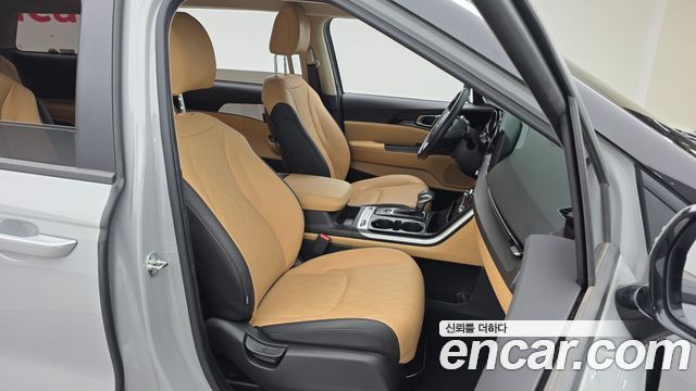 Kia Canival 2023 — photo 11