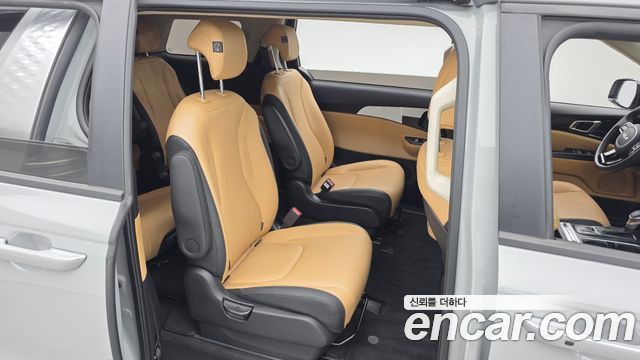 Kia Canival 2023 — photo 12