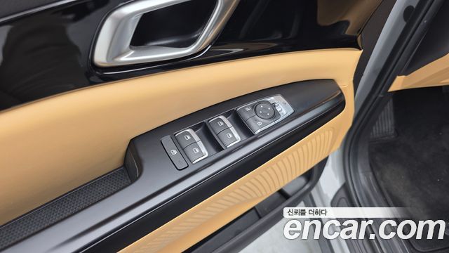 Kia Canival 2023 — photo 17