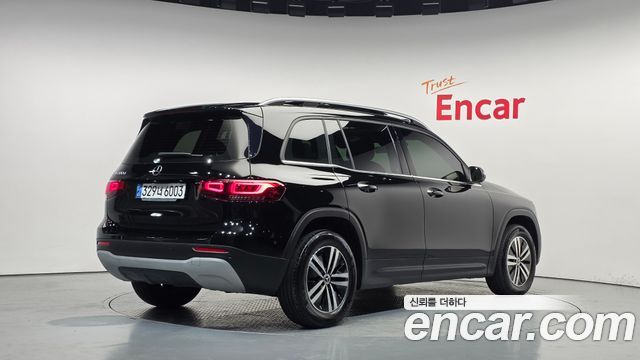 Mercedes-Benz GLB-Class 2021 — photo 2