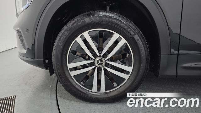 Mercedes-Benz GLB-Class 2021 — photo 5
