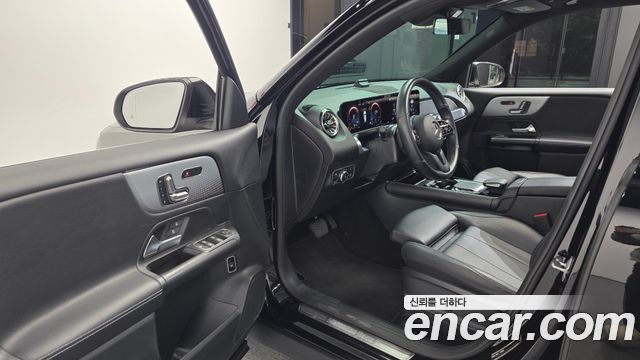 Mercedes-Benz GLB-Class 2021 — photo 13