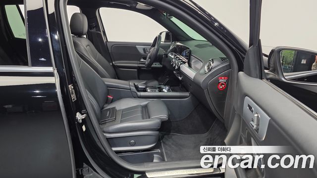 Mercedes-Benz GLB-Class 2021 — photo 17