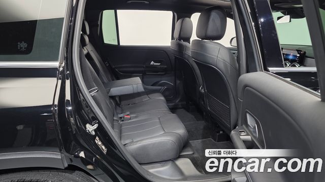 Mercedes-Benz GLB-Class 2021 — photo 18