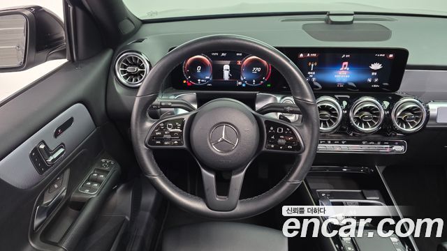 Mercedes-Benz GLB-Class 2021 — photo 19