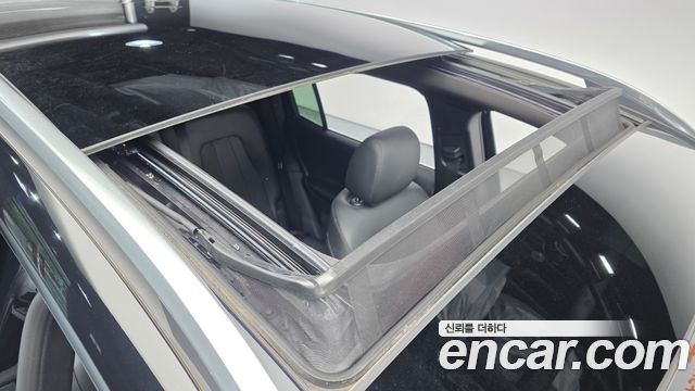 Mercedes-Benz GLB-Class 2021 — photo 25
