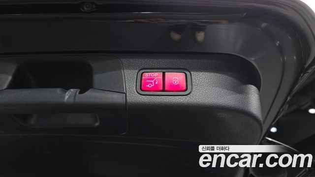 Mercedes-Benz GLB-Class 2021 — photo 31