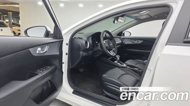Kia K3 2023 — photo 10
