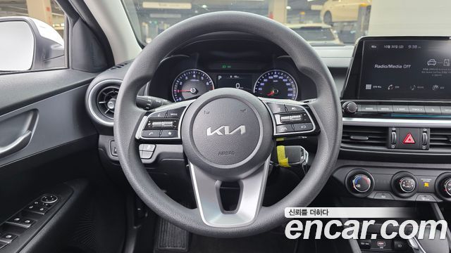 Kia K3 2023 — photo 13