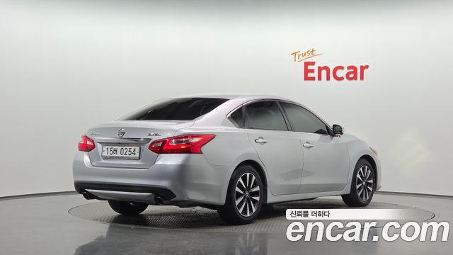 Nissan Altima 2017 — photo 2