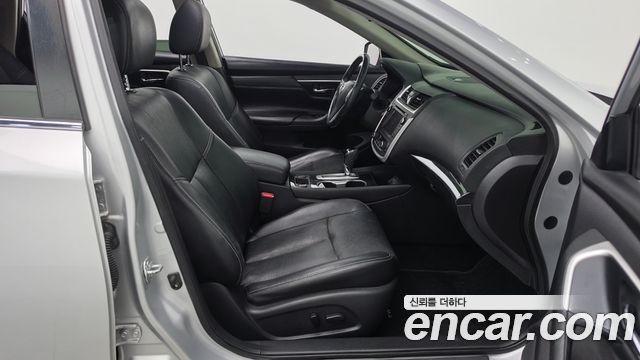 Nissan Altima 2017 — photo 18