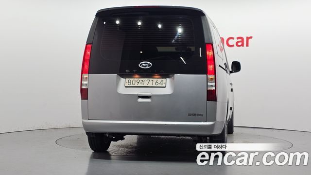 Hyundai Staria 2023 — photo 4