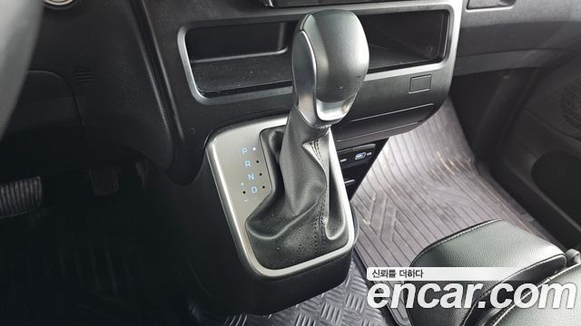 Hyundai Staria 2023 — photo 12