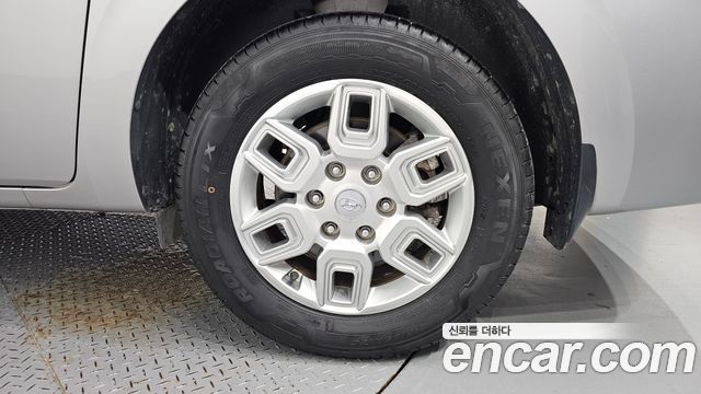 Hyundai Staria 2023 — photo 7