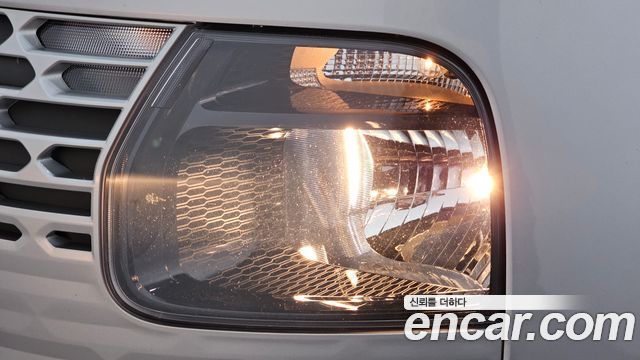 Hyundai Staria 2023 — photo 8
