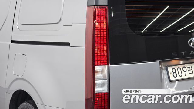 Hyundai Staria 2023 — photo 9