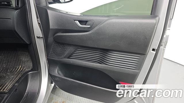 Hyundai Staria 2023 — photo 15