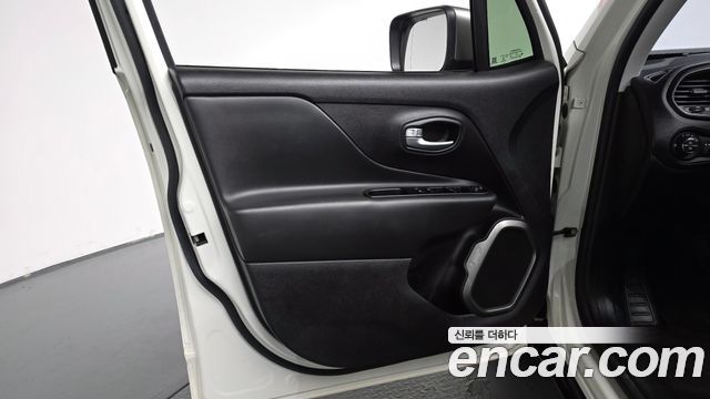 Jeep Renegade 2020 — photo 14