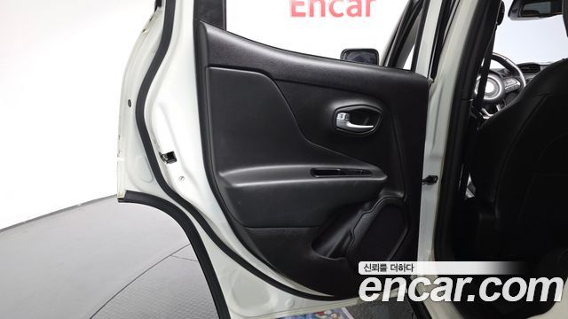 Jeep Renegade 2020 — photo 15