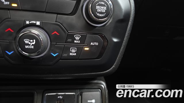 Jeep Renegade 2020 — photo 29