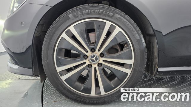 Mercedes-Benz E-Class 2021 — photo 5