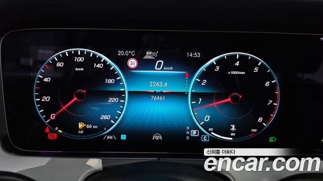 Mercedes-Benz E-Class 2021 — photo 8