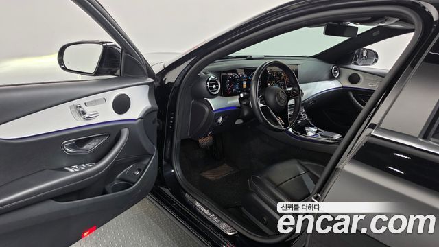 Mercedes-Benz E-Class 2021 — photo 10