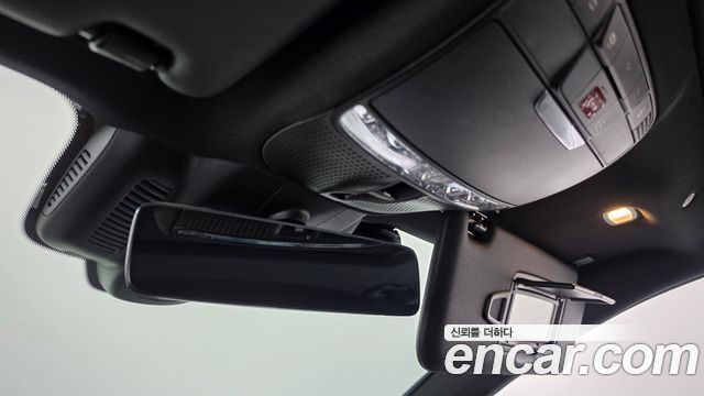 Mercedes-Benz E-Class 2021 — photo 17