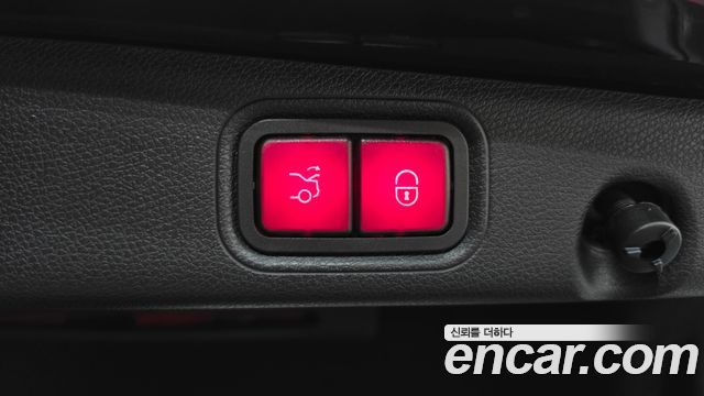 Mercedes-Benz E-Class 2021 — photo 19