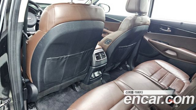 Kia Sorento 2016 — photo 28