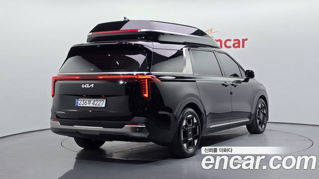 Kia Canival 2025 — photo 2