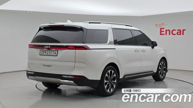Kia Canival 2023 — photo 2