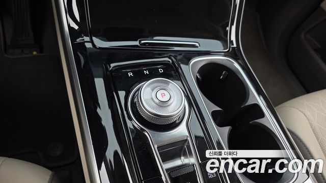 Kia Canival 2023 — photo 9