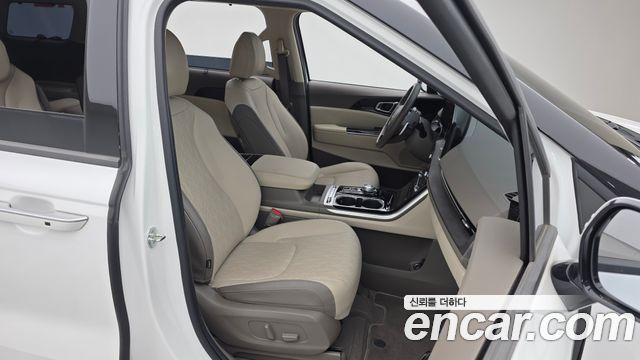 Kia Canival 2023 — photo 11