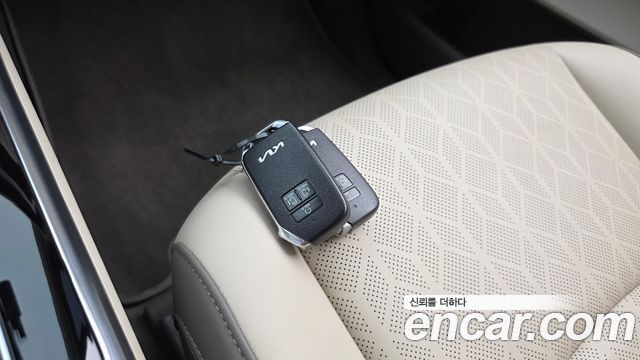 Kia Canival 2023 — photo 18