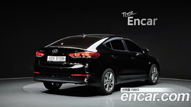 Hyundai AVANTE 2018 — photo 2