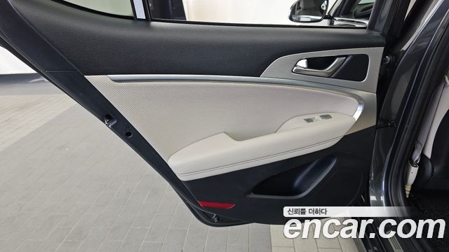 Genesis G70 2018 — photo 15