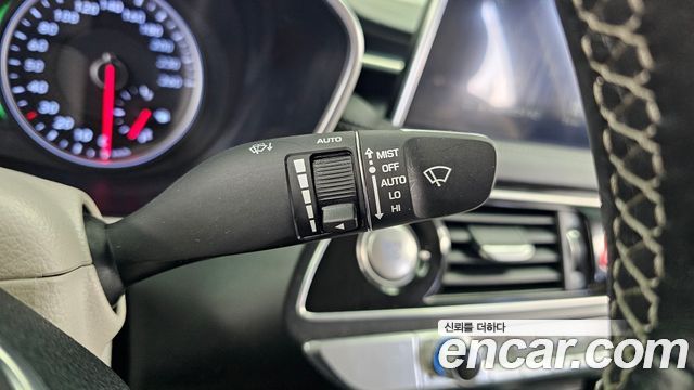 Genesis G70 2018 — photo 28