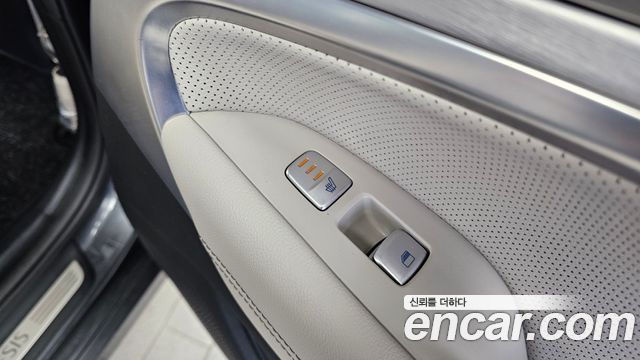Genesis G70 2018 — photo 33