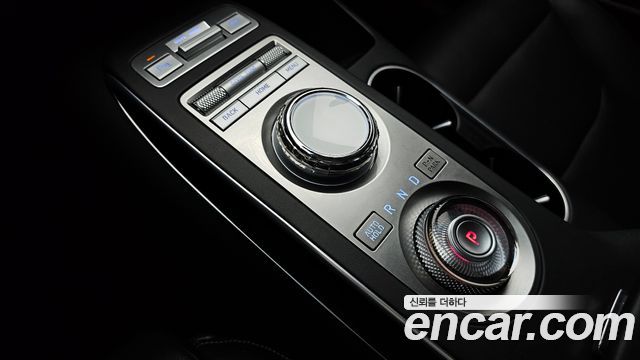 Genesis GV70 2024 — photo 12