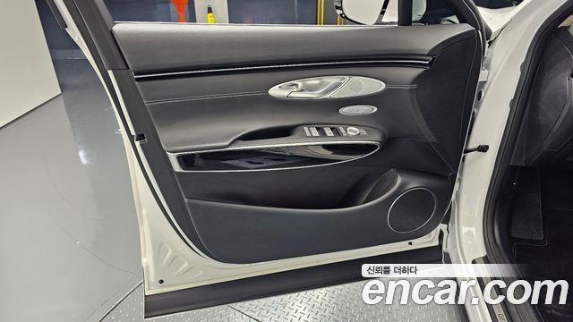 Genesis GV70 2024 — photo 14