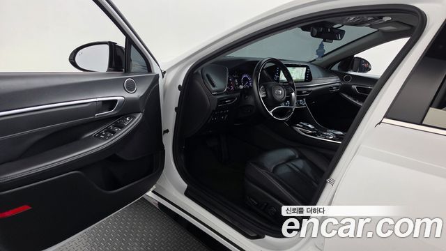Hyundai Sonata 2022 — photo 13