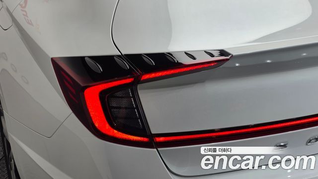Hyundai Sonata 2022 — photo 9