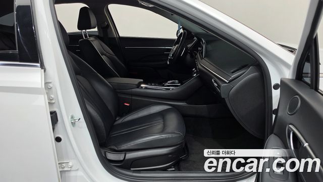 Hyundai Sonata 2022 — photo 16