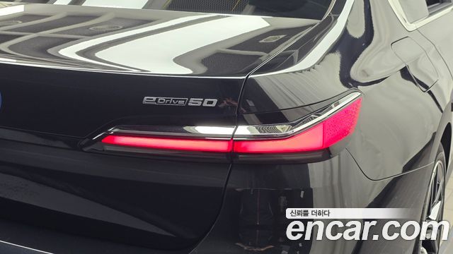 BMW i7 2024 — photo 9