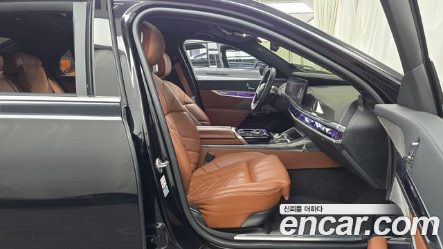 BMW i7 2024 — photo 16
