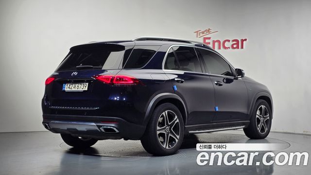Mercedes-Benz GLE-Class 2021 — photo 2
