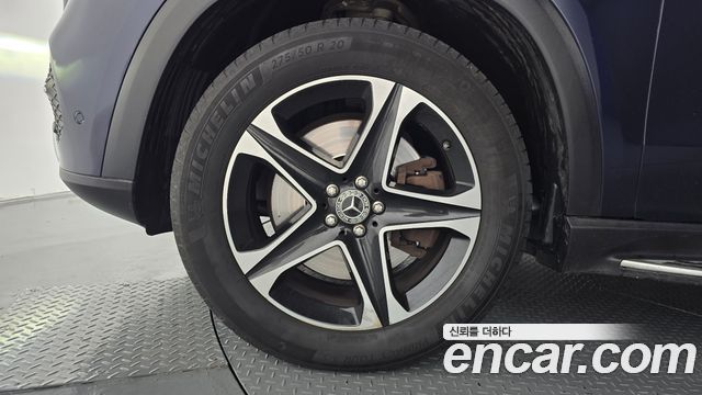 Mercedes-Benz GLE-Class 2021 — photo 5