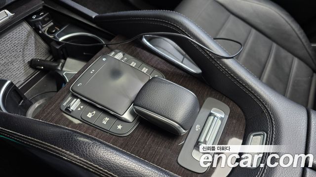 Mercedes-Benz GLE-Class 2021 — photo 15