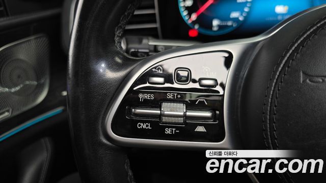 Mercedes-Benz GLE-Class 2021 — photo 16